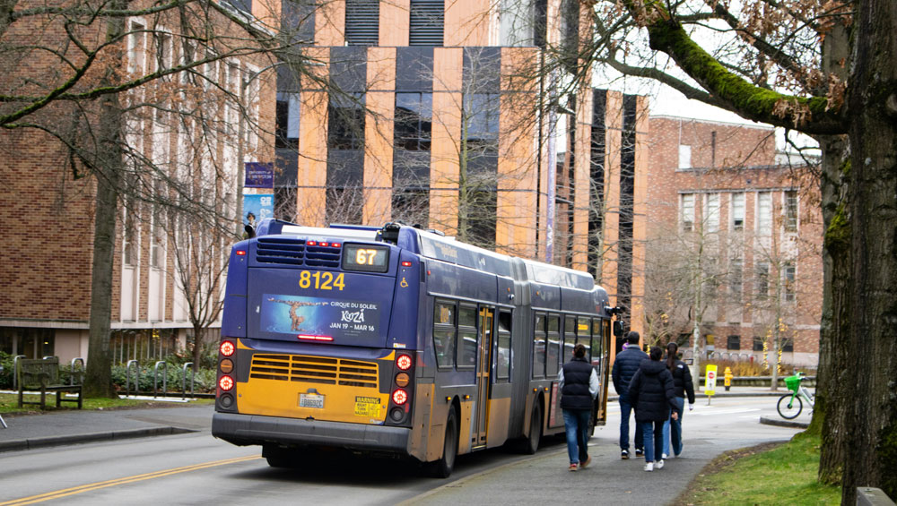 Nearby public transportation access from the season apartment